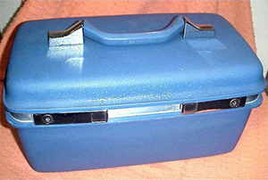 1970s-Blue-Samsonite-Makeup-Case