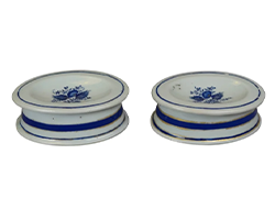 Pair-of-18th-century-Chinese-Porcelain-Salt-Cellars