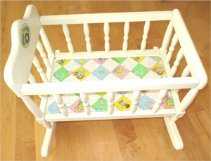 cabbage-patch-wooden-cradle-bed